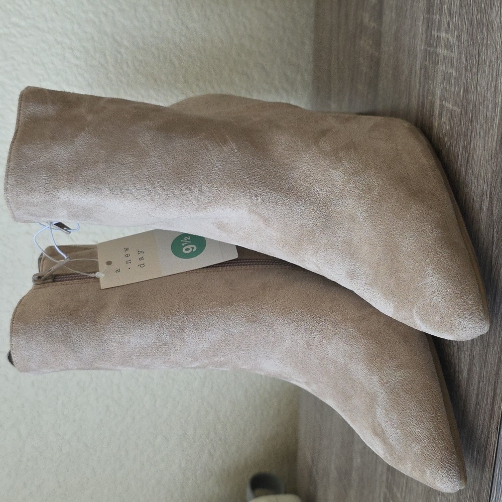 Suede Ankle Boots - Light Tupe NEW